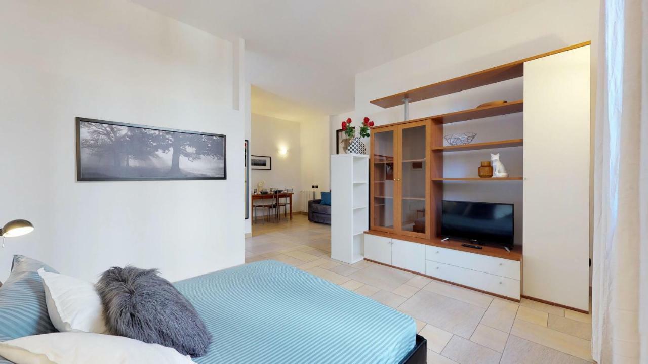 With Private Garden Near San Siro Stadium Apartment Mailand